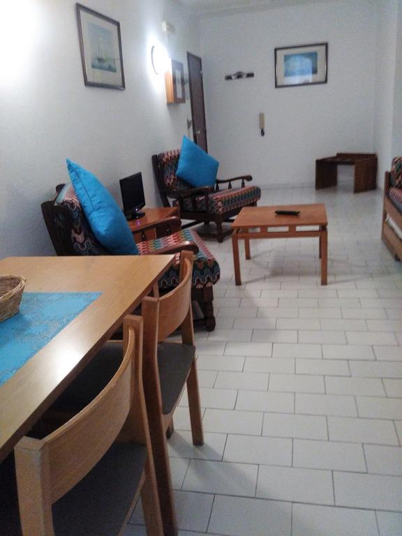 Apartamentos Turisticos Lindomar Armação de Pêra Extérieur photo