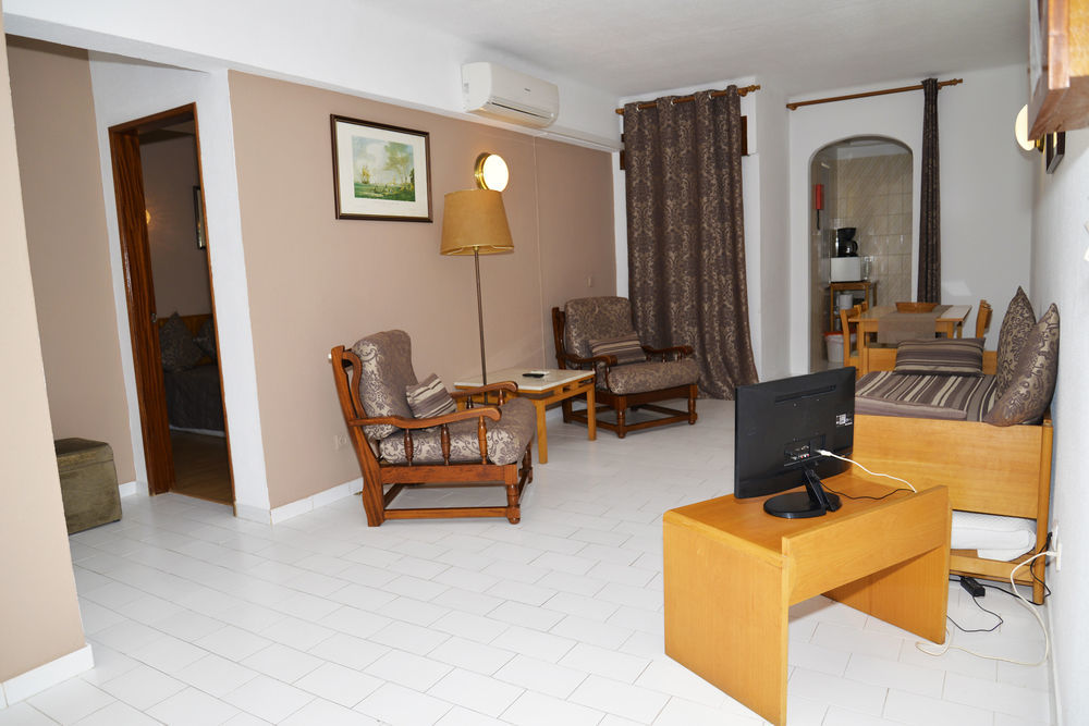 Apartamentos Turisticos Lindomar Armação de Pêra Extérieur photo