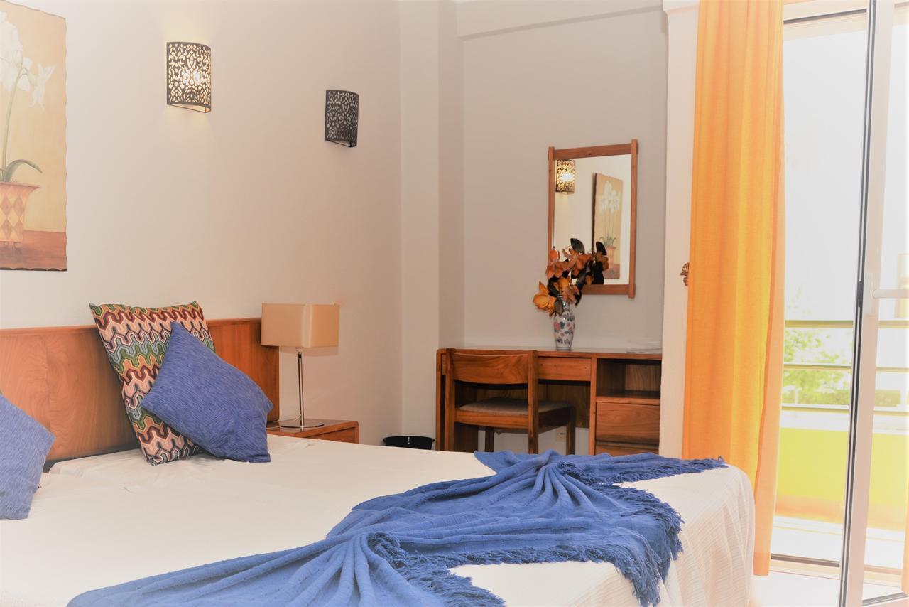 Apartamentos Turisticos Lindomar Armação de Pêra Extérieur photo