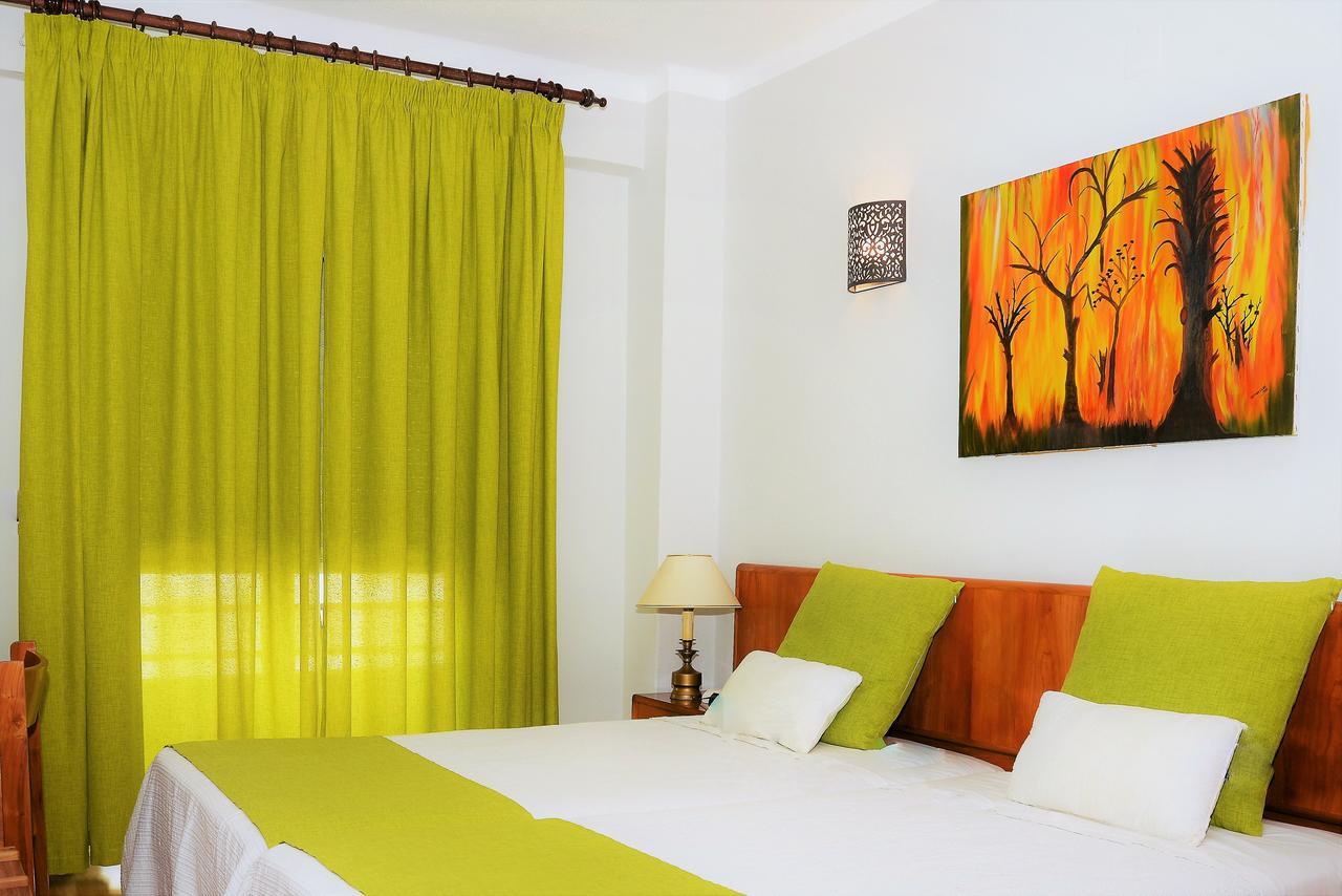 Apartamentos Turisticos Lindomar Armação de Pêra Extérieur photo