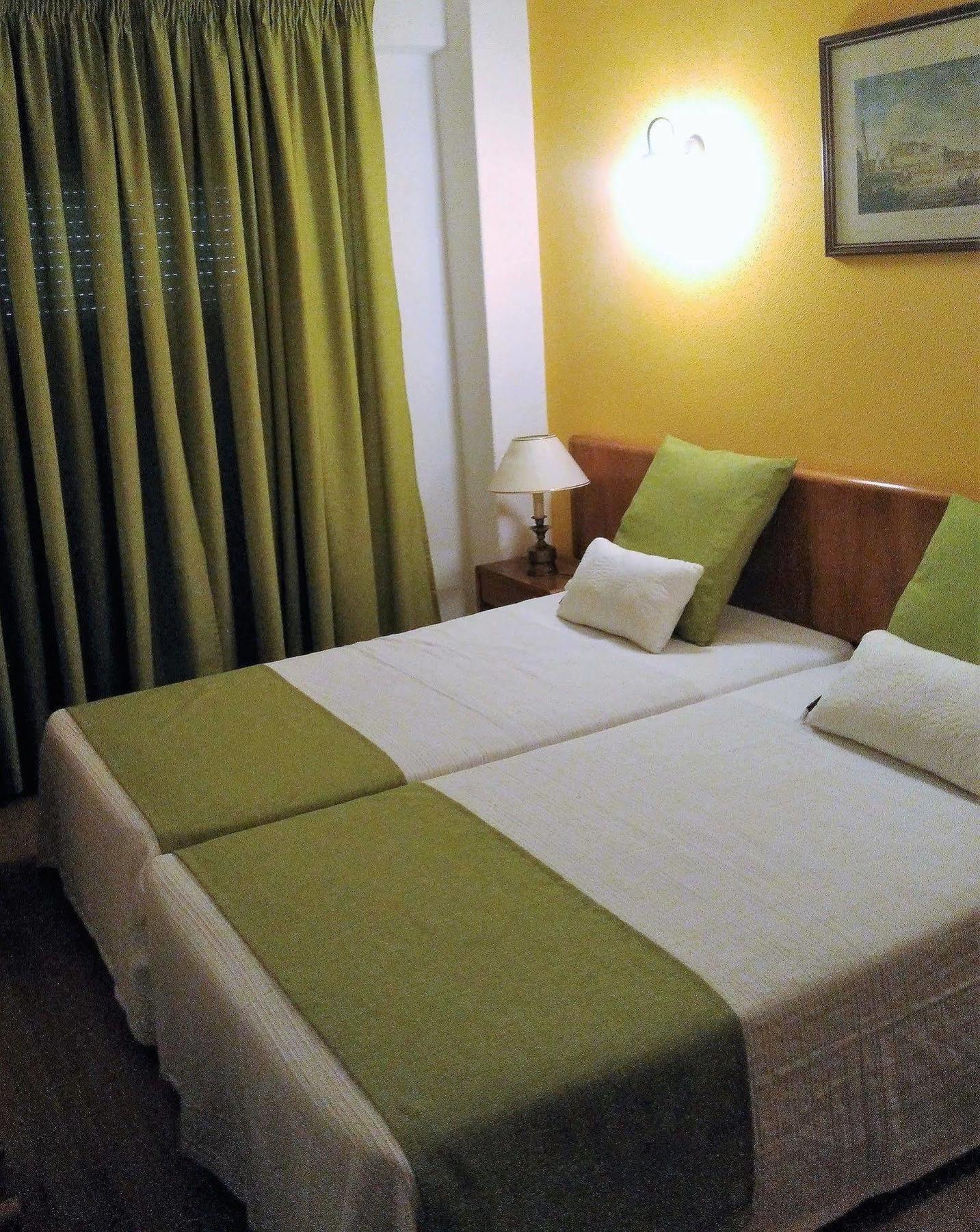 Apartamentos Turisticos Lindomar Armação de Pêra Extérieur photo