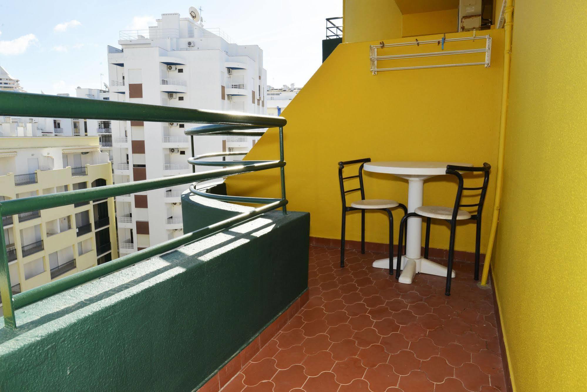 Apartamentos Turisticos Lindomar Armação de Pêra Extérieur photo